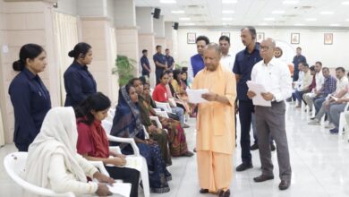 समस्या लेकर आये लोगों से मिले मुख्यमंत्री, बोले- आपकी सेवा ही सरकार की प्राथमिकता समस्या लेकर आये लोगों से मिले मुख्यमंत्री, बोले- आपकी सेवा ही सरकार की प्राथमिकता