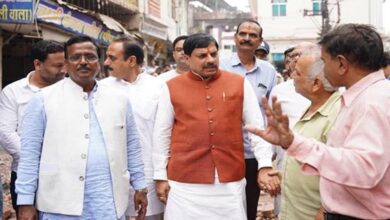 स्वप्रेरणा से मार्ग चौड़ीकरण के लिए स्वत: निर्माण हटाने वाले पात्र नागरिकों को प्रधानमंत्री आवास योजना का लाभ प्रदान किया जाएगा : मुख्यमंत्री डॉ. यादव स्वप्रेरणा से मार्ग चौड़ीकरण के लिए स्वत: निर्माण हटाने वाले पात्र नागरिकों को प्रधानमंत्री आवास योजना का लाभ प्रदान किया जाएगा : मुख्यमंत्री डॉ. यादव