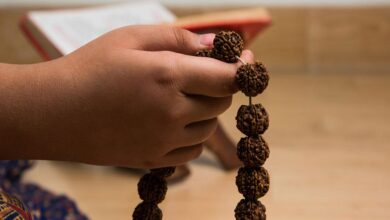 सुबह उठते ही मंत्र जाप से पाएं सफलता, दूर होंगी जीवन की सभी बाधाएं