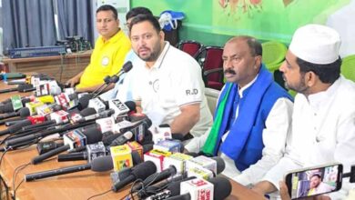 तेजस्वी का बड़ा ऐलान: चुनाव जीतने पर पंचायत प्रतिनिधियों को पेंशन देने का वादा तेजस्वी का बड़ा ऐलान: चुनाव जीतने पर पंचायत प्रतिनिधियों को पेंशन देने का वादा