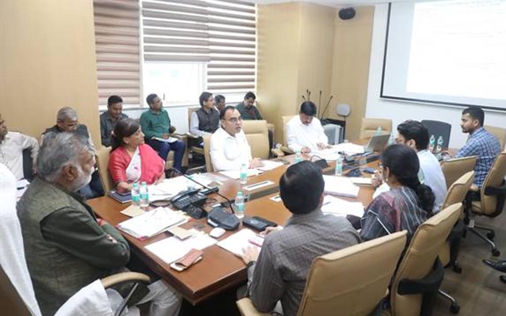 मंत्री  पटेल ने संविदा पंचायत कर्मियों के समय पर मानदेय भुगतान के दिए निर्देश मंत्री  पटेल ने संविदा पंचायत कर्मियों के समय पर मानदेय भुगतान के दिए निर्देश