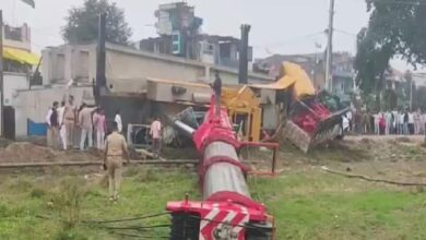 धार: पिथमपुर-सागौर रेलवे ब्रिज निर्माण में क्रेन पलटी, दो की मौत धार: पिथमपुर-सागौर रेलवे ब्रिज निर्माण में क्रेन पलटी, दो की मौत