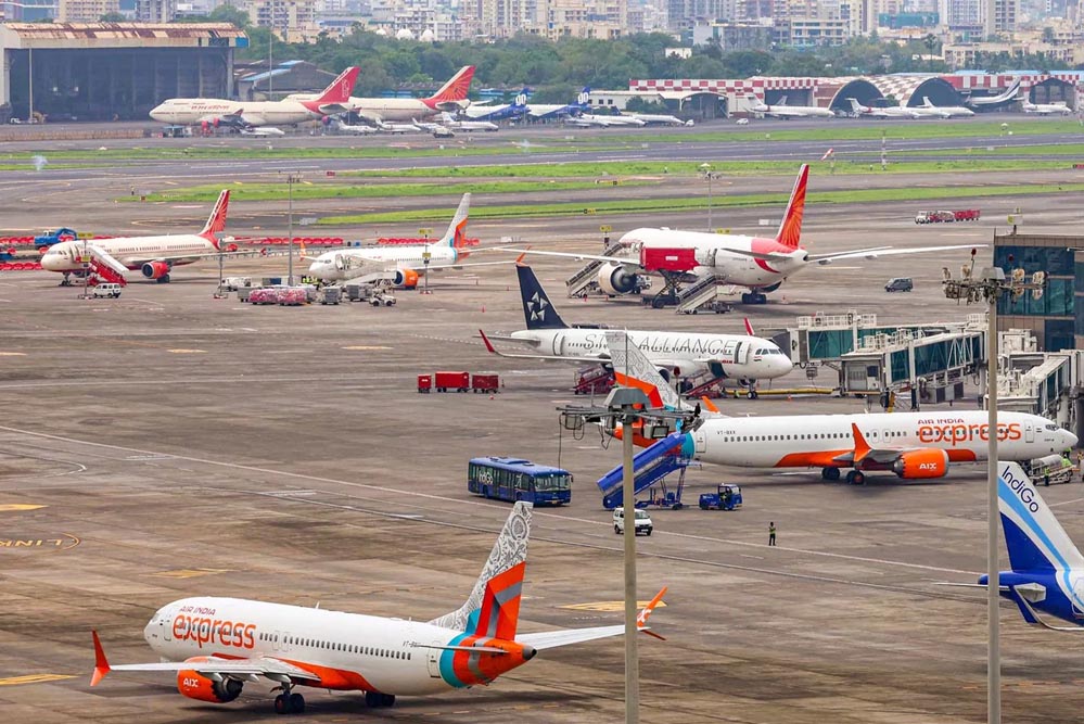 जेवर एयरपोर्ट में फेस आईडी से बोर्डिंग पास, लंबी लाइन और ID की टेंशन खत्म जेवर एयरपोर्ट में फेस आईडी से बोर्डिंग पास, लंबी लाइन और ID की टेंशन खत्म