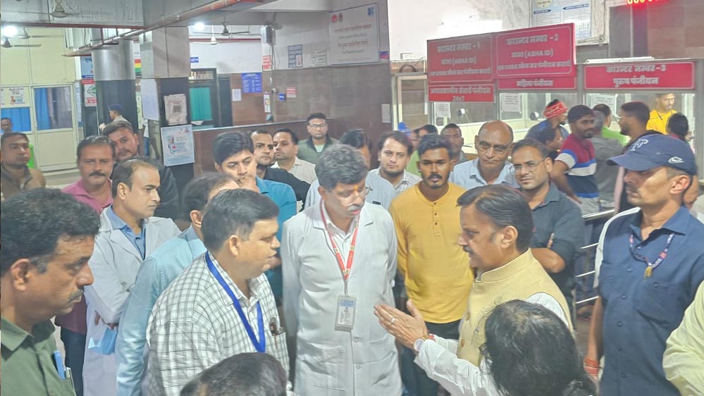 जेपी अस्पताल के नवनिर्मित भवन में शीघ्र चिकित्सा सेवाएं प्रारंभ करें: उप मुख्यमंत्री  शुक्ल जेपी अस्पताल के नवनिर्मित भवन में शीघ्र चिकित्सा सेवाएं प्रारंभ करें: उप मुख्यमंत्री  शुक्ल