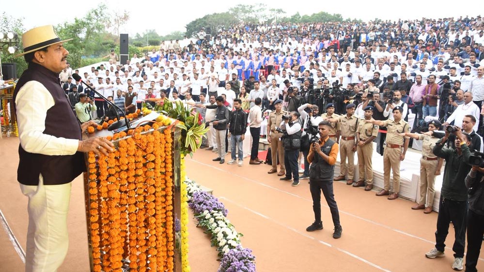 भोपाल में ‘रन फॉर यूनिटी’, 2000 युवाओं ने भाग लिया; सीएम ने सरदार पटेल की एकता पर जोर दिया भोपाल में ‘रन फॉर यूनिटी’, 2000 युवाओं ने भाग लिया; सीएम ने सरदार पटेल की एकता पर जोर दिया