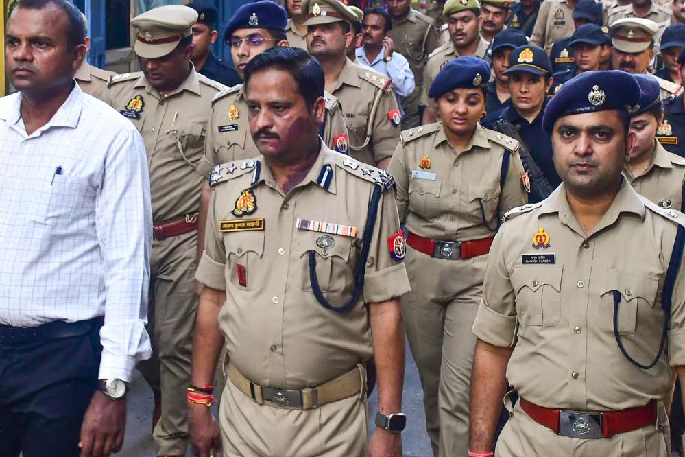 बरेली में अलर्ट: जुमे की नमाज से पहले इंटरनेट बंद, ड्रोन से निगरानी