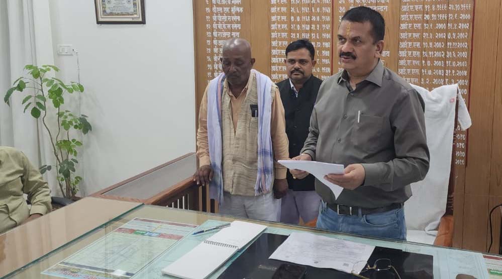 सबसे अधिक राजस्व मामले निस्तारित कर लखनऊ अव्वल, जनपदीय न्यायालयों में जौनपुर ने मारी बाजी सबसे अधिक राजस्व मामले निस्तारित कर लखनऊ अव्वल, जनपदीय न्यायालयों में जौनपुर ने मारी बाजी