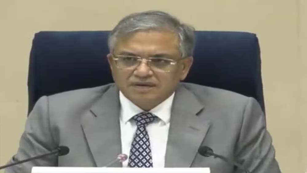 बिहार विधानसभा चुनाव: 6 और 11 नवंबर को मतदान, 14 नवंबर को आएंगे नतीजे बिहार विधानसभा चुनाव: 6 और 11 नवंबर को मतदान, 14 नवंबर को आएंगे नतीजे