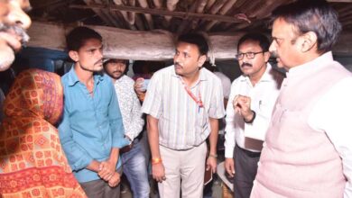 उप मुख्यमंत्री  शुक्ल ने आमला में पीड़ित परिवारों से मुलाकात कर दी सांत्वना