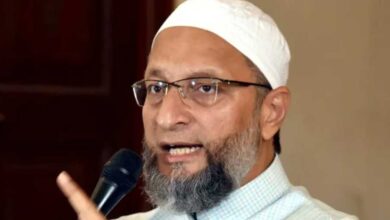 PM मोदी और CM योगी की आपत्तिजनक तस्वीर बनाने वाला तस्लीम गिरफ्तार, ओवैसी के साथ वायरल हुई थी फोटो