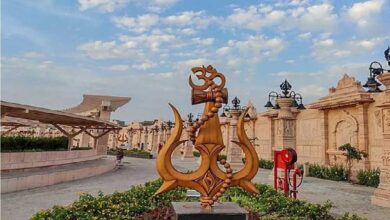 महाकाल मंदिर में VIP दर्शन पर लगेगी लाइव निगरानी, अब पता चलेगा कौन लाया खास मेहमान और कितने पहुंचे दर्शन महाकाल मंदिर में VIP दर्शन पर लगेगी लाइव निगरानी, अब पता चलेगा कौन लाया खास मेहमान और कितने पहुंचे दर्शन