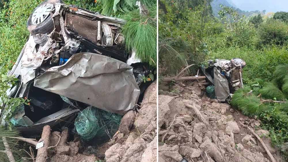 हिमाचल प्रदेश: सिरमौर में खाई में गिरी कार, 2 की मौत, 3 गंभीर घायल हिमाचल प्रदेश: सिरमौर में खाई में गिरी कार, 2 की मौत, 3 गंभीर घायल