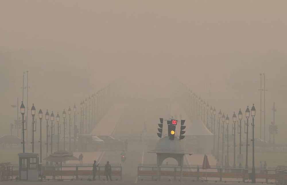 दिल्ली की हवा बनी जहरः सांस लेना हुआ मुश्किल, पंजाब-हरियाणा में भी बिगड़ा AQI स्तर