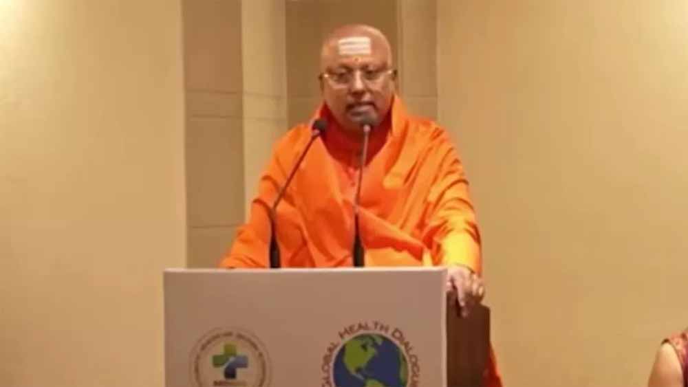 बाबा चैतन्यानंद सरस्वती विवाद: से’क्स टॉय, पॉ’र्न सीडी और फर्जी तस्वीरों का भंडाफोड़