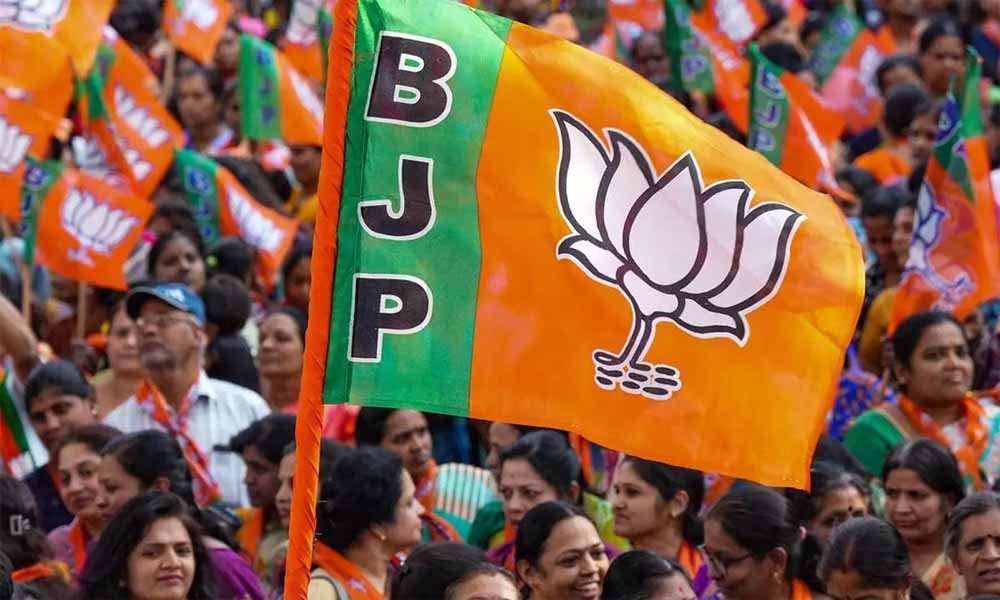 BJP नेता का बड़ा आरोप: कश्मीरी पंडितों को सिर्फ राजनीति का मोहरा बनाया गया BJP नेता का बड़ा आरोप: कश्मीरी पंडितों को सिर्फ राजनीति का मोहरा बनाया गया