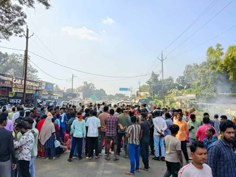 शहडोल में दर्दनाक वारदात: दो भाइयों की हत्या से शहर में मची हड़कंप, लोग सड़कों पर उतरे! शहडोल में दर्दनाक वारदात: दो भाइयों की हत्या से शहर में मची हड़कंप, लोग सड़कों पर उतरे!