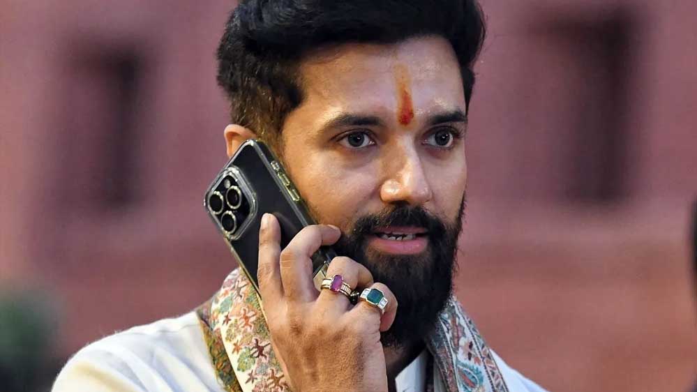 29 सीटों पर बनी बात, अब चिराग की नजर मनचाहे क्षेत्रों पर — क्या JDU-BJP मानेंगी? 29 सीटों पर बनी बात, अब चिराग की नजर मनचाहे क्षेत्रों पर — क्या JDU-BJP मानेंगी?