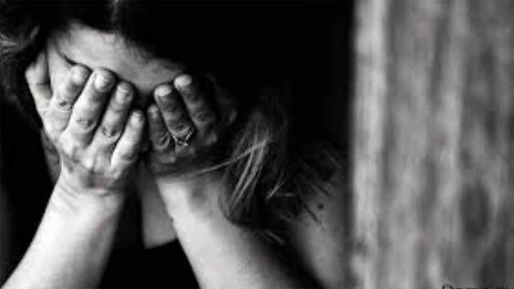 किन्नर के डेरे में युवती से दुष्कर्म का आरोप, पुलिस ने की जांच शुरू किन्नर के डेरे में युवती से दुष्कर्म का आरोप, पुलिस ने की जांच शुरू