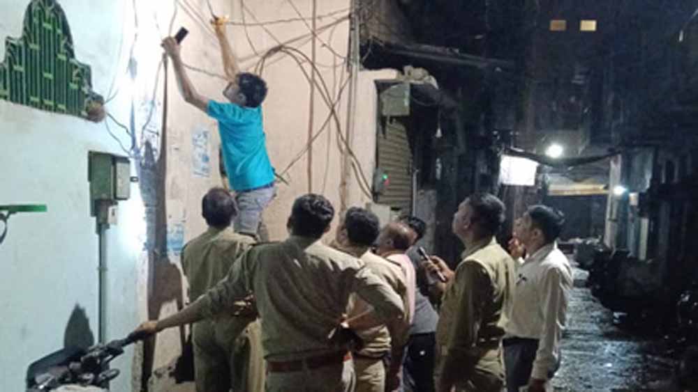 बरेली बवाल के बाद बड़ी कार्रवाई: सपा पार्षद समेत 8 पर 1.12 करोड़ का बिजली चोरी जुर्माना