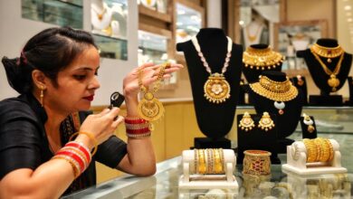 सोना-चांदी की कीमतों में बड़ी गिरावट, मंगलवार को MCX पर शुरू होते ही टूटी चमक सोना-चांदी की कीमतों में बड़ी गिरावट, मंगलवार को MCX पर शुरू होते ही टूटी चमक