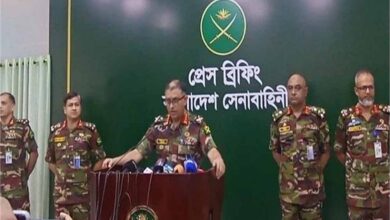 बांग्लादेश की कार्रवाई: 15 सैन्य अधिकारियों को मानवता के खिलाफ अपराध में जेल भेजा गया बांग्लादेश की कार्रवाई: 15 सैन्य अधिकारियों को मानवता के खिलाफ अपराध में जेल भेजा गया