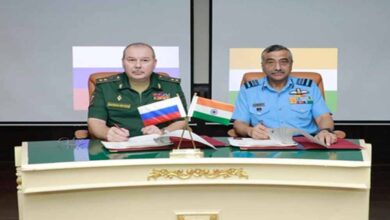 भारत-रूस सैन्य सहयोग पर हुई अहम बैठक, दोनों देशों के रिश्ते होंगे और मजबूत भारत-रूस सैन्य सहयोग पर हुई अहम बैठक, दोनों देशों के रिश्ते होंगे और मजबूत