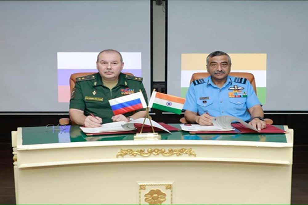 भारत-रूस सैन्य सहयोग पर हुई अहम बैठक, दोनों देशों के रिश्ते होंगे और मजबूत भारत-रूस सैन्य सहयोग पर हुई अहम बैठक, दोनों देशों के रिश्ते होंगे और मजबूत