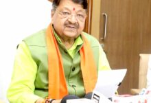 मध्यप्रदेश के नगरीय प्रशासन मंत्री कैलाश विजयवर्गीय थकान के कारण बांबे अस्पताल में भर्ती