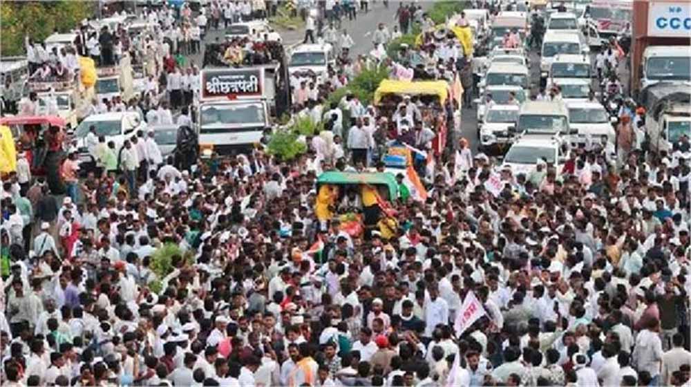 हजारों किसान फिर सड़कों पर! हाईवे पर डेरा, बोले– अबकी बार लंबी लड़ाई तय हजारों किसान फिर सड़कों पर! हाईवे पर डेरा, बोले– अबकी बार लंबी लड़ाई तय