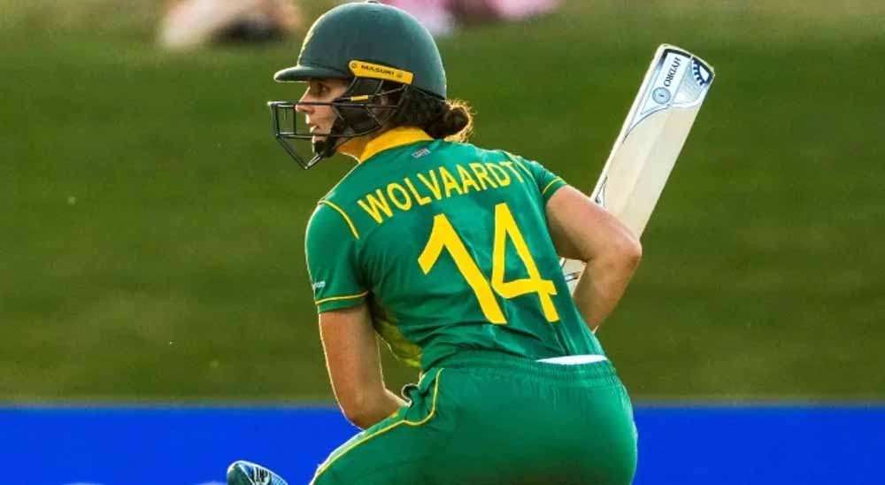 Laura Wolvaardt ने रचा इतिहास: रिकॉर्ड शतक से मिताली-मंधाना की बराबरी की