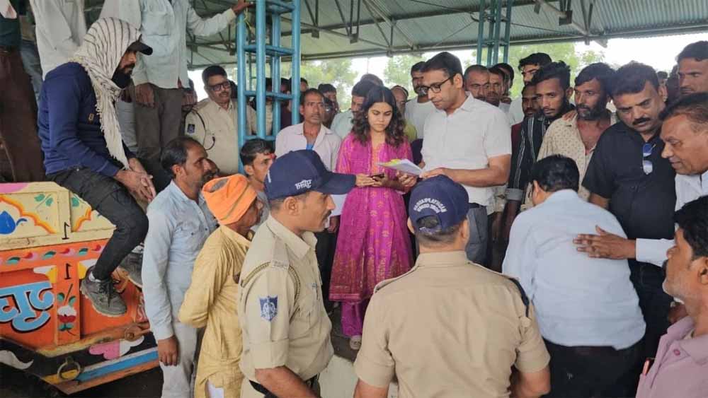 प्याज दो रुपए किलो, किसान बेहाल! बोले- ट्रक का किराया भी नहीं निकल रहा प्याज दो रुपए किलो, किसान बेहाल! बोले- ट्रक का किराया भी नहीं निकल रहा