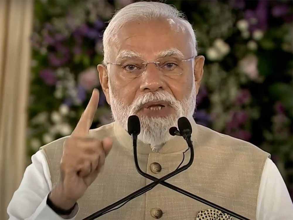 मोदी का कांग्रेस पर हमला: कहा, सीताराम केसरी को बाथरूम में बंद किया, अध्यक्ष की कुर्सी तक चुराई गई मोदी का कांग्रेस पर हमला: कहा, सीताराम केसरी को बाथरूम में बंद किया, अध्यक्ष की कुर्सी तक चुराई गई