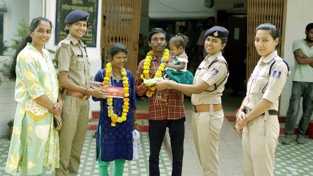 डेढ़ साल बाद बरामद हुई मां-बेटी, केरल से लौटते ही परिवार में छाया दीपावली का उल्लास!