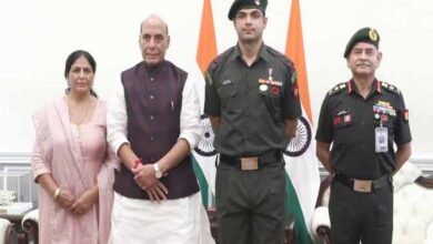 राष्ट्र का गौरवः नीरज चोपड़ा को मिला लेफ्टिनेंट कर्नल का दर्जा, सेना ने किया सम्मानित राष्ट्र का गौरवः नीरज चोपड़ा को मिला लेफ्टिनेंट कर्नल का दर्जा, सेना ने किया सम्मानित