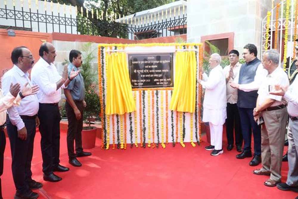 राज्यपाल पटेल ने राजभवन के प्रवेश द्वार के सुदृढ़ीकरण कार्य का किया लोकार्पण