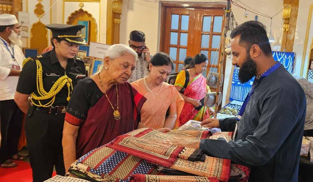 लखनऊ में क्राफ्टरूट्स प्रदर्शनी में मध्यप्रदेश की बाग प्रिंट कला का प्रदर्शन लखनऊ में क्राफ्टरूट्स प्रदर्शनी में मध्यप्रदेश की बाग प्रिंट कला का प्रदर्शन