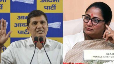 छठ से पहले बड़ा संकेत: AAP नेता CM रेखा गुप्ता के घर जाने को तैयार, जानें क्या है चुनौती छठ से पहले बड़ा संकेत: AAP नेता CM रेखा गुप्ता के घर जाने को तैयार, जानें क्या है चुनौती