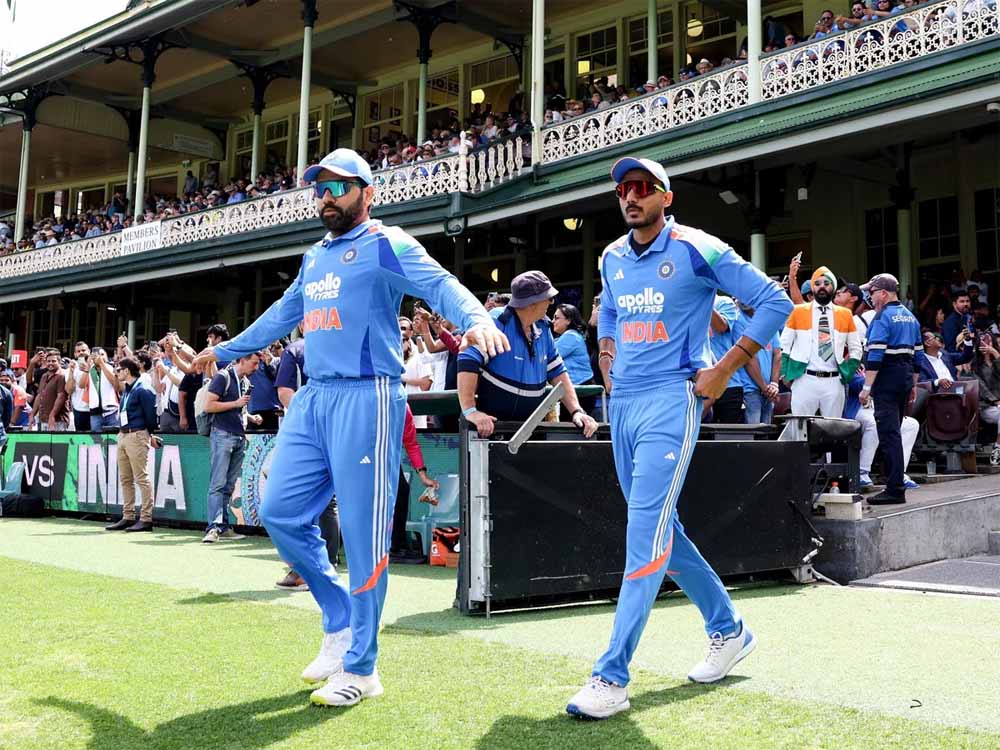 रोहित शर्मा का नया कीर्तिमान: फील्डर बनकर भी पूरा किया शतक, हिटमैन ने बढ़ाई रिकॉर्ड लिस्ट रोहित शर्मा का नया कीर्तिमान: फील्डर बनकर भी पूरा किया शतक, हिटमैन ने बढ़ाई रिकॉर्ड लिस्ट