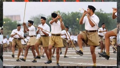 कर्नाटक में RSS पर बैन का प्रस्ताव? मल्लिकार्जुन खरगे के बेटे के पत्र ने बढ़ाई सियासी हलचल कर्नाटक में RSS पर बैन का प्रस्ताव? मल्लिकार्जुन खरगे के बेटे के पत्र ने बढ़ाई सियासी हलचल