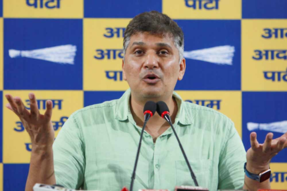 दिल्ली के सरकारी अस्पतालों में दवा संकट! मरीजों के परिजन मुफ्त दवाओं के लिए भटकते नजर आए दिल्ली के सरकारी अस्पतालों में दवा संकट! मरीजों के परिजन मुफ्त दवाओं के लिए भटकते नजर आए