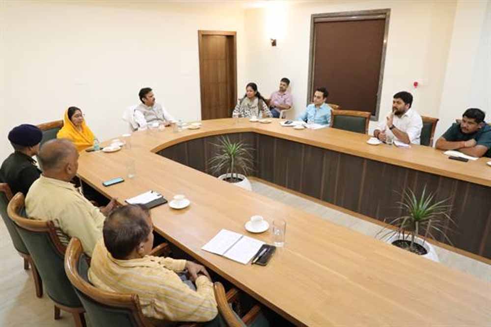 उप मुख्यमंत्री शुक्ल ने विकास कार्यों की समीक्षा की