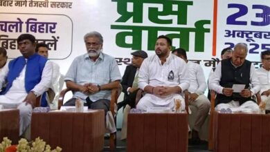 तेजस्वी यादव बने बिहार विपक्ष का चेहरा! आखिर क्यों कांग्रेस को झुकना पड़ा RJD के आगे? तेजस्वी यादव बने बिहार विपक्ष का चेहरा! आखिर क्यों कांग्रेस को झुकना पड़ा RJD के आगे?