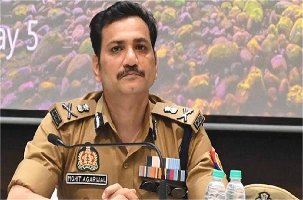 UP पुलिस में बड़ा फेरबदल: थानेदारों की कुर्सी होगी हिला देने वाला आदेश जारी! UP पुलिस में बड़ा फेरबदल: थानेदारों की कुर्सी होगी हिला देने वाला आदेश जारी!