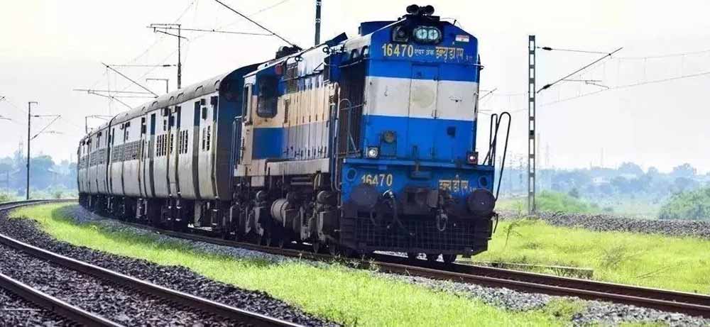 दीपावली-छठ से पहले रेल यात्रियों को बड़ा झटका, कई स्पेशल ट्रेनें रद्द दीपावली-छठ से पहले रेल यात्रियों को बड़ा झटका, कई स्पेशल ट्रेनें रद्द