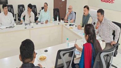 यात्रियों से टिकिट की नियत राशि से ज्यादा वसूलने वाली बसों पर हो सख्त कार्रवाई : परिवहन मंत्री सिंह यात्रियों से टिकिट की नियत राशि से ज्यादा वसूलने वाली बसों पर हो सख्त कार्रवाई : परिवहन मंत्री सिंह