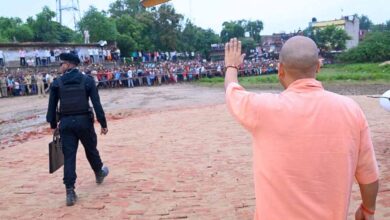 अब लाल सलाम नहीं, जय श्रीराम का नारा ही लगेगा : योगी आदित्यनाथ अब लाल सलाम नहीं, जय श्रीराम का नारा ही लगेगा : योगी आदित्यनाथ