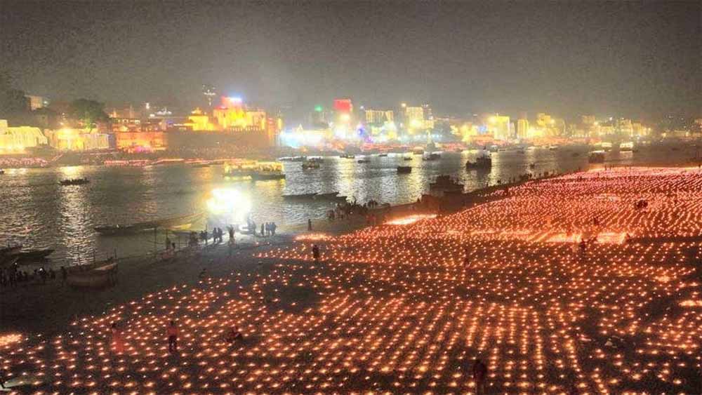 25 लाख दीपों से रौशन होगी काशी: 84 घाट और 96 कुंडों पर सजेगा अद्भुत दीपोत्सव 25 लाख दीपों से रौशन होगी काशी: 84 घाट और 96 कुंडों पर सजेगा अद्भुत दीपोत्सव