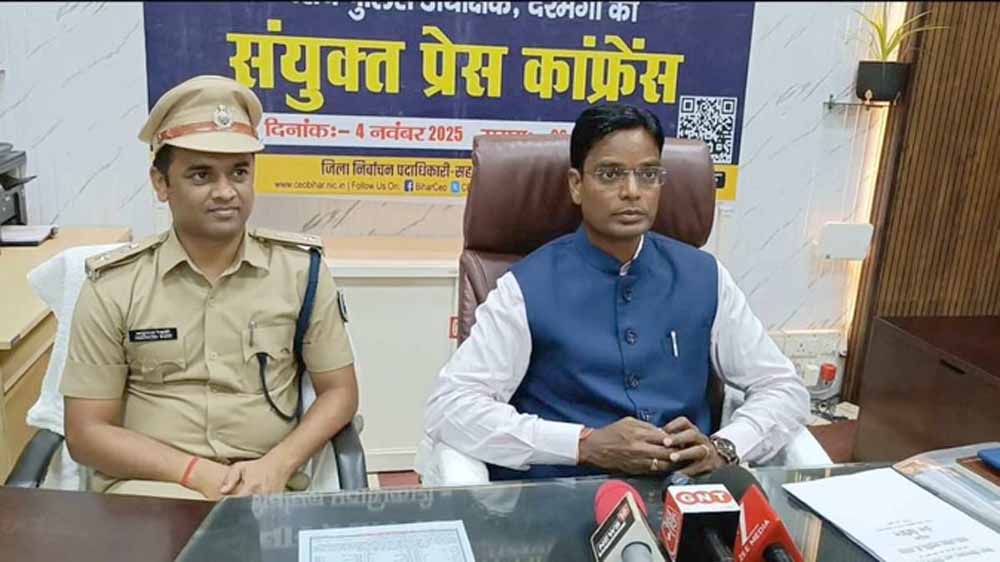 दरभंगा में 3329 मतदान केंद्र तैयार, कुशेश्वरस्थान में नाव से पहुँचेगा लोकतंत्र का सन्देश