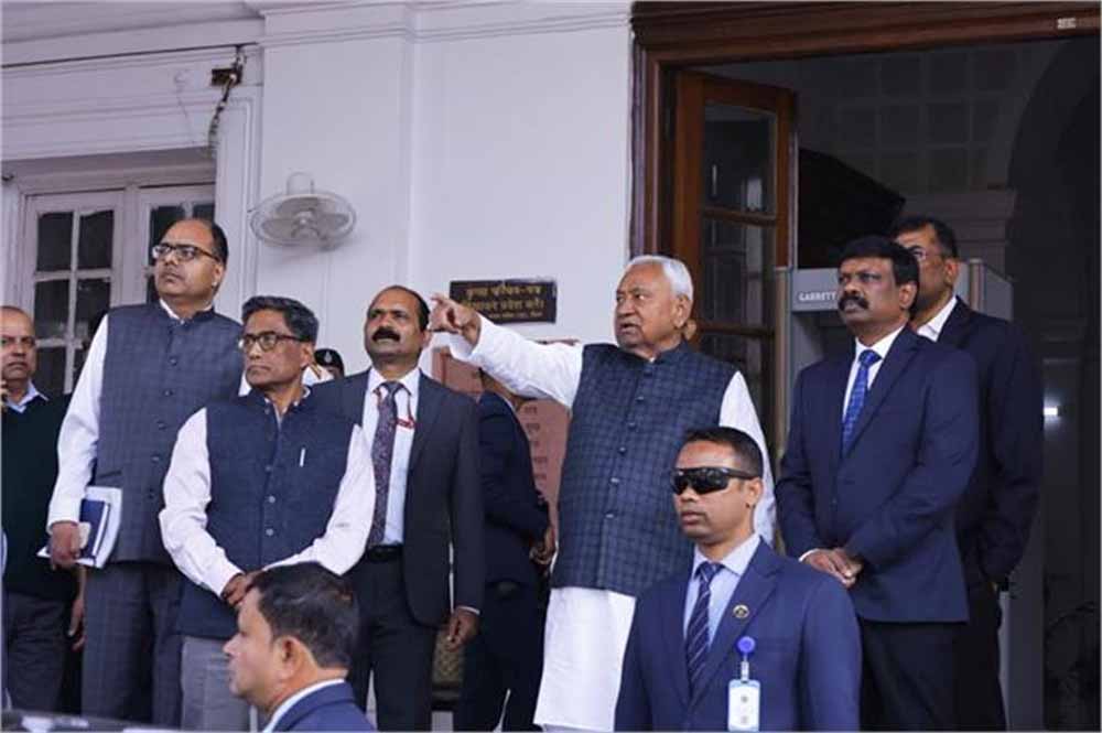 सुबह-सुबह विभागीय निरीक्षण पर सीएम  नीतीश, सचिवालय में बढ़ी अफसरों की हलचल