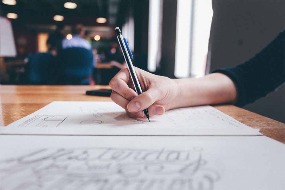 ग्राफोलॉजिस्ट बनकर बना सकते है एक उज्ज्वल भविष्य